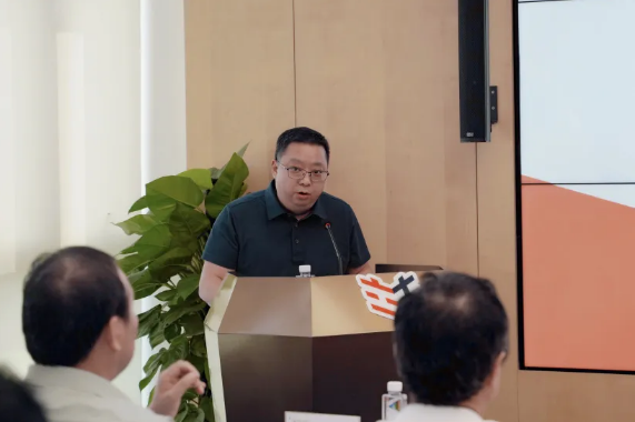 吴俊国主任主持武汉市黄石商会法律大讲堂成功举办(图2) 1-24062416395GD.png