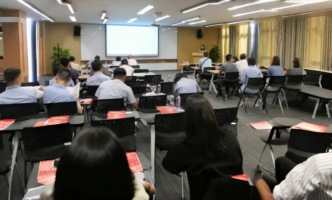 汉阳区科技企业雏鹰培育活动成功举办,楚德律师解读新《公司法》下董监高责任(图1) 1-240P2095235O7.png
