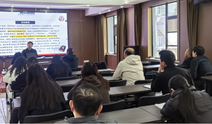 走进经开住更局和省工建天华建筑,深化国家宪法日法律讲座成功举办(图7) 1-2412111030034V.png